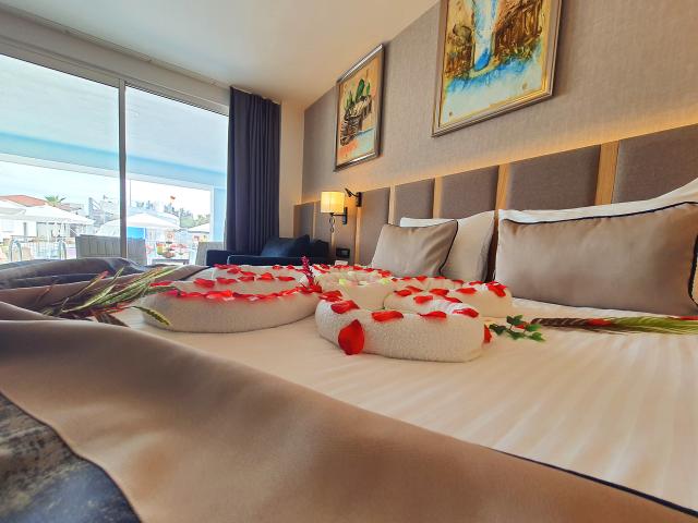 Deluxe Room With Jacuzzi Private Garden Room