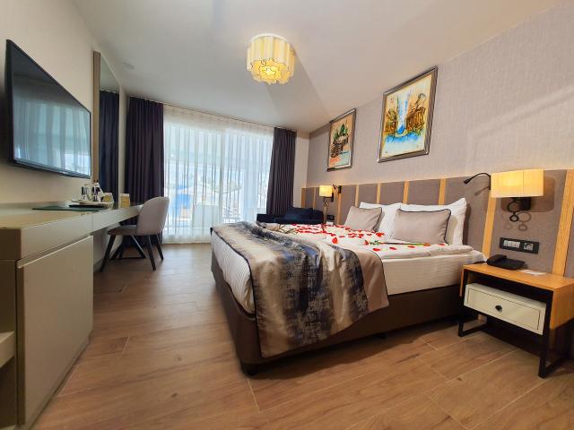 Swim Up Deluxe Room
