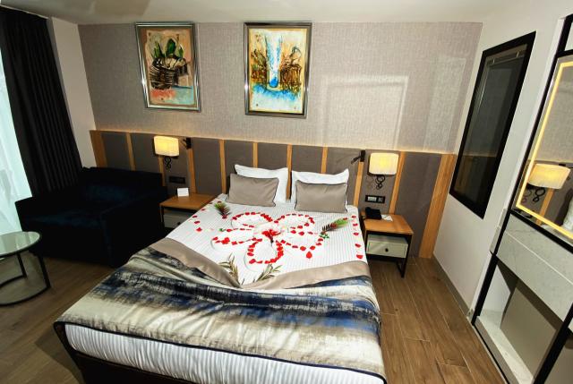Swim Up Deluxe Room