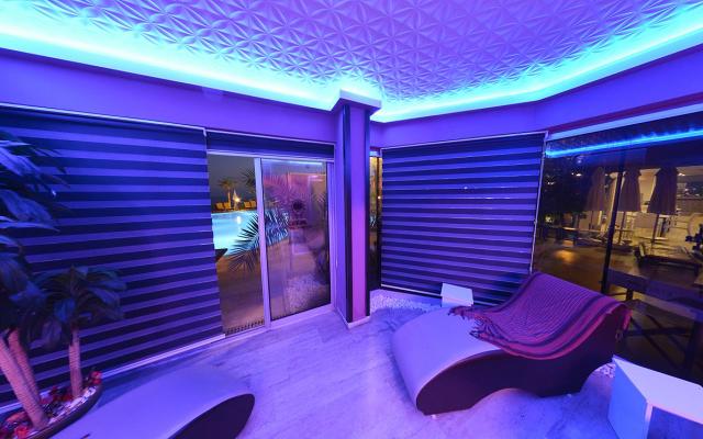 Anitas Beach Club