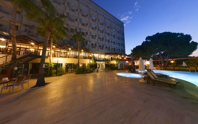 Anitas Beach Club