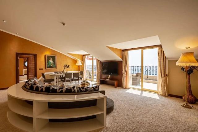 King Suite
