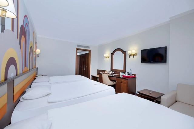 Comfort Room City View