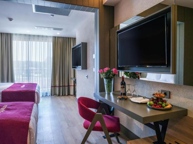 Family Room 1