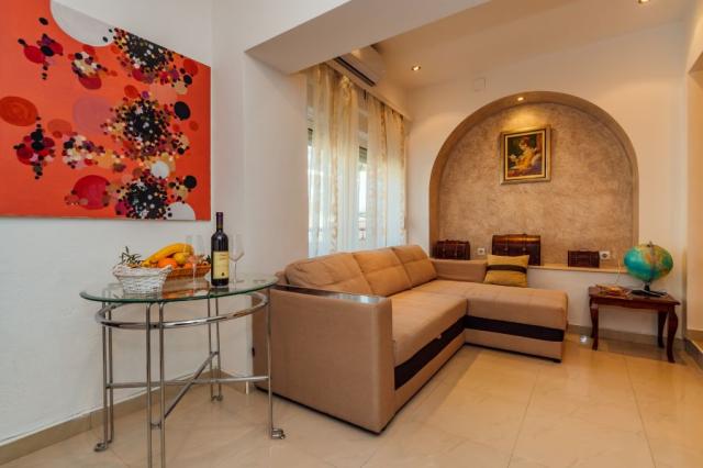 2 Bedroom Apartment 04+1
