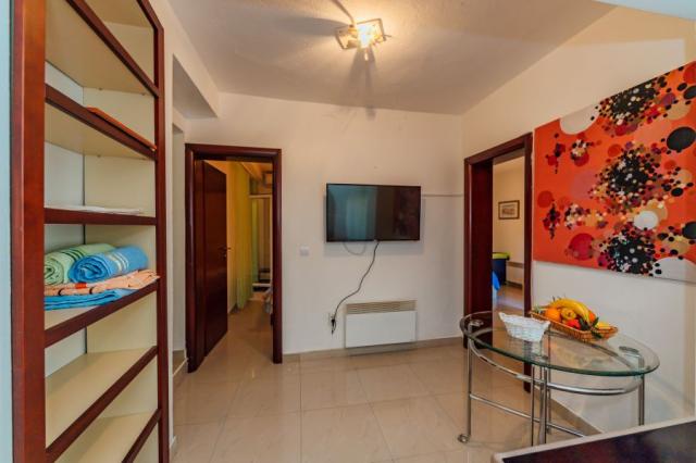 2 Bedroom Apartment 04+1
