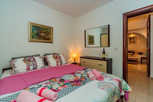 2 Bedroom Apartment 04+1