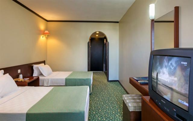 Large Corner Room Sea View 1 Bathroom