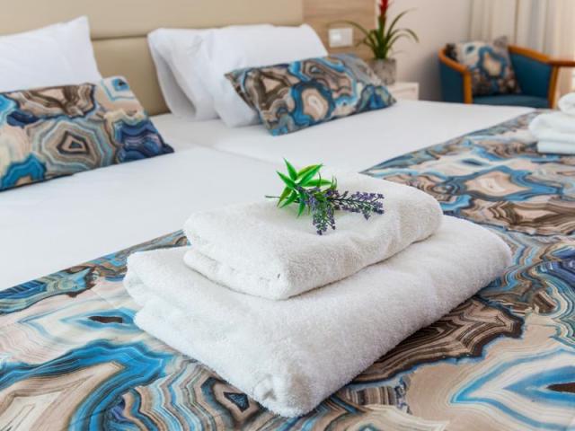 Twin Room Inland View