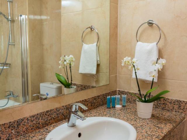 Twin Room Inland View