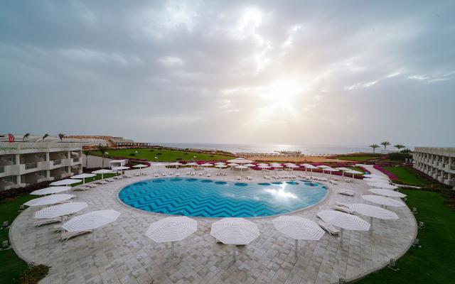 Sirena Beach Resort & Spa