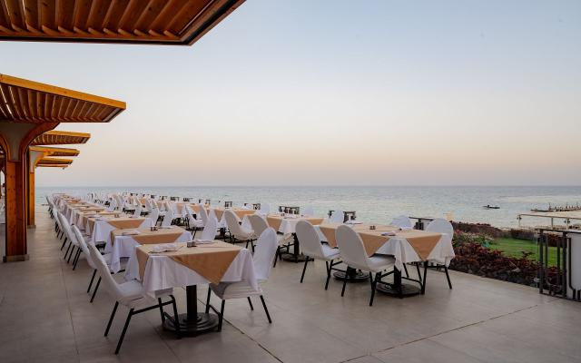 Sirena Beach Resort & Spa