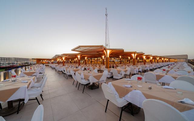 Sirena Beach Resort & Spa