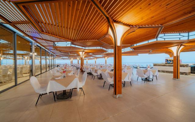 Sirena Beach Resort & Spa
