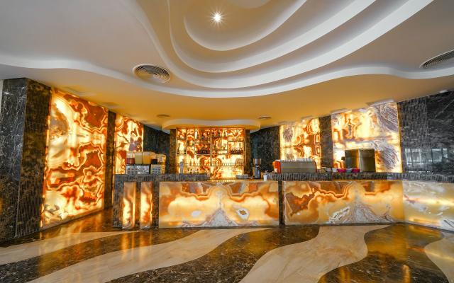 Sirena Beach Resort & Spa