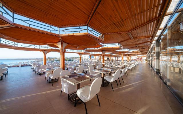 Sirena Beach Resort & Spa