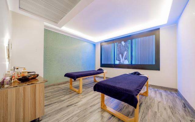 Sirena Beach Resort & Spa