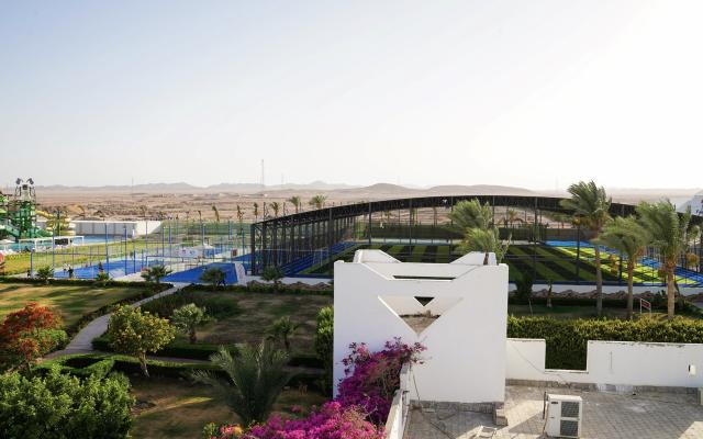 Sirena Beach Resort & Spa