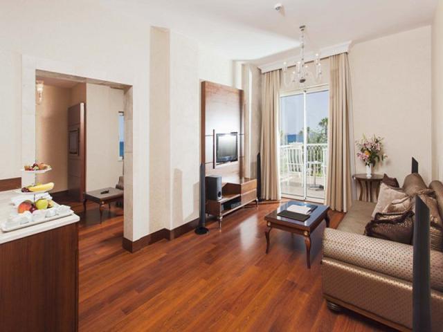 Superior Pool Grand Suite