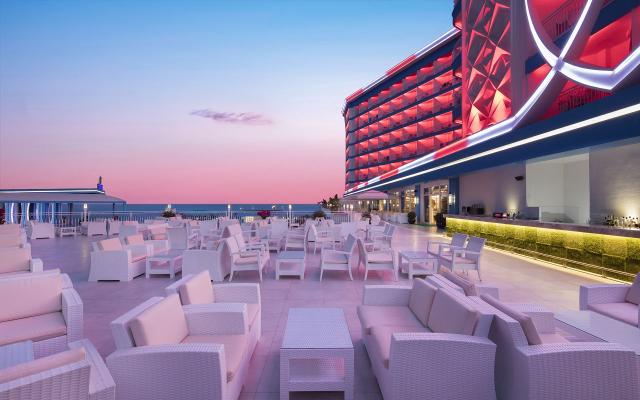 Granada Luxury Beach
