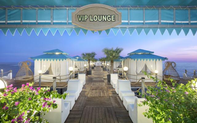 Granada Luxury Beach