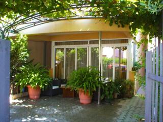 Egon Apartments