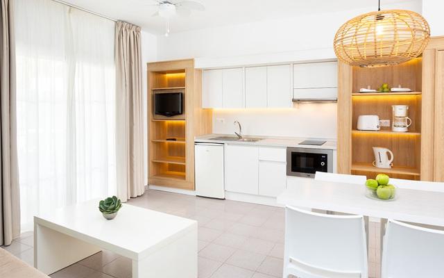 Room Plus, Silver