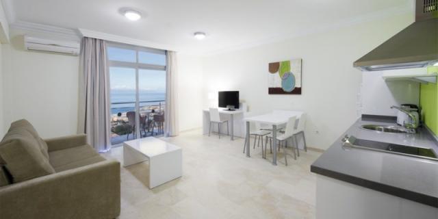 One Bedrom Apartment Room