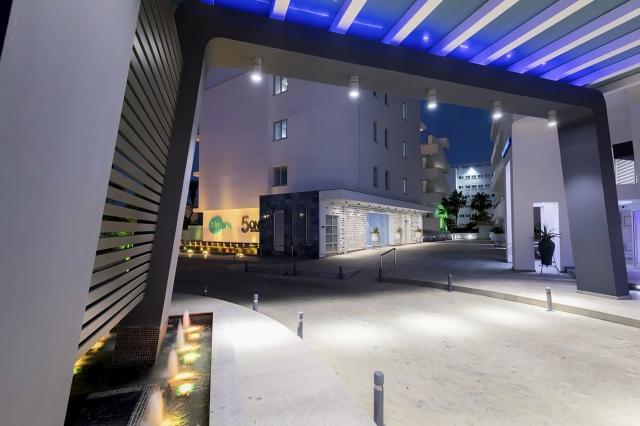Tasia Maris Beach Hotel & Spa