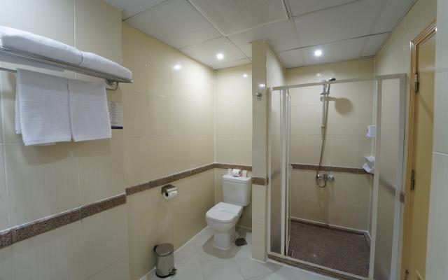 Regal Garden & Pool View Room 