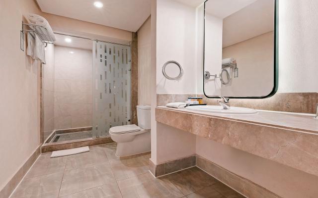 Superior Swim Up Room SV (Adults Only 13+)