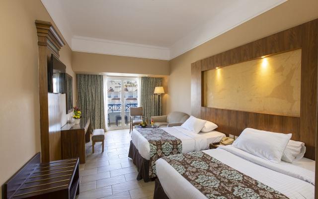 Standard Garden or Pool View Room