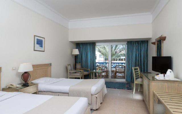 Standard Garden or Pool View Room