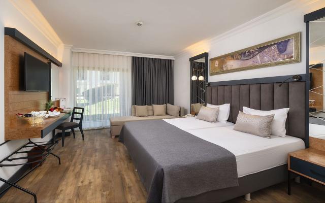 Standard Room Side Sea View