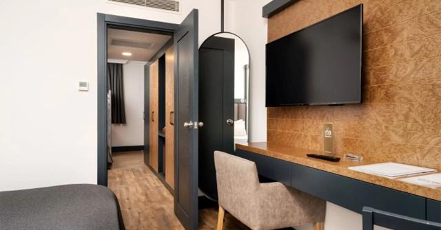 Family Room With Bunk Bed