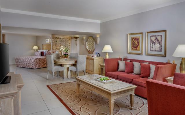 Executive Suite (Ground Floor, Garden View)