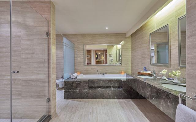 Executive Suite (Ground Floor, Garden View)