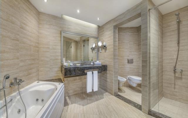 Executive Suite (2nd & 3rd Floor, Sea View)