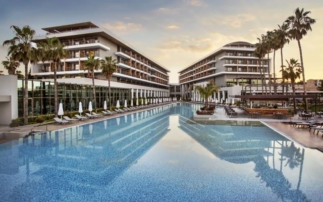 Acanthus & Cennet Barut Collection