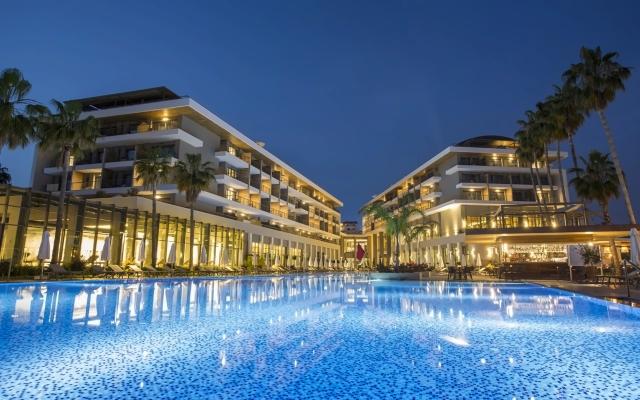 Acanthus & Cennet Barut Collection