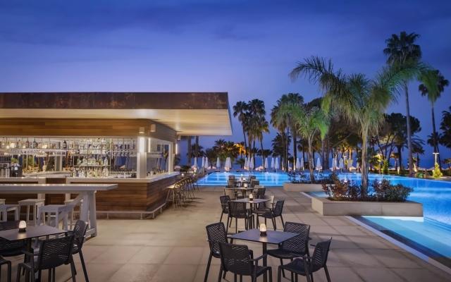 Acanthus & Cennet Barut Collection