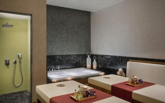 Acanthus & Cennet Barut Collection