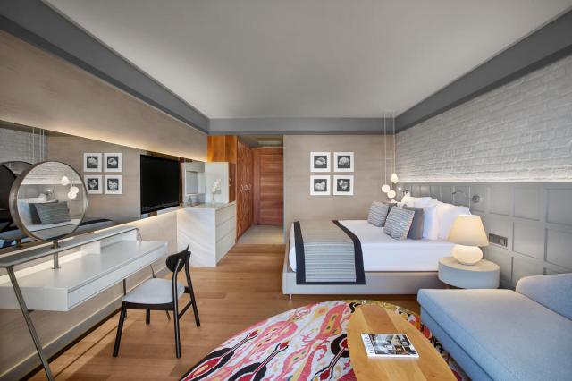Superior Room Side Sea View & Pool View