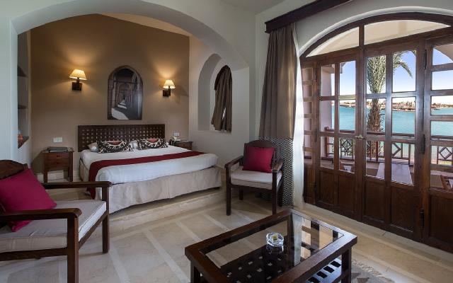 Lagoon Room