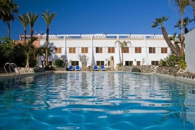 Las Piramides Resort
