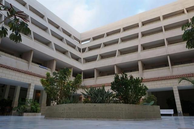 Las Piramides Resort