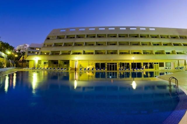 Las Piramides Resort