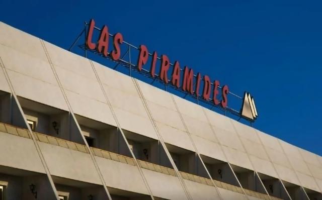 Las Piramides Resort