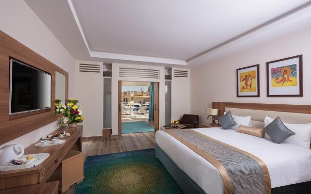 Family Pool View Room