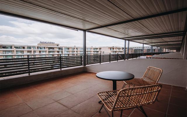 APT 2 bedroom Sea Side View 4